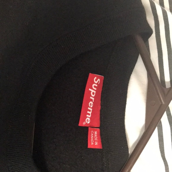 Supreme world famous black crewneck - Picture 3 of 5